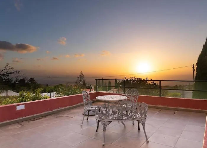 Casa Con Terraza En Tajuya