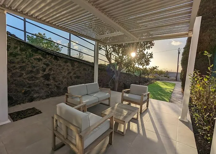 Casa Con Terraza En Tajuya